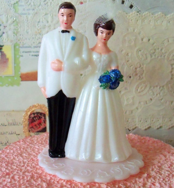 old fashioned bride and groom cake topper